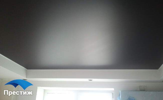 серый матовый натяжной потолок